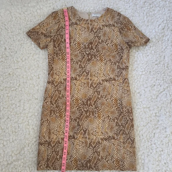 Aritzia Babaton Patricio Dress Wmn 4 Snake Python Print Short Sleeve Mini Shift - Picture 15 of 15